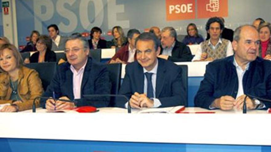 Zapatero avanza medidas &quot;inmediatas&quot; que movilicen recursos para crear empleo