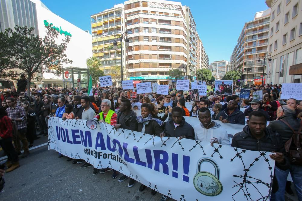 Clamor en València por los refugiados y los derechos humanos