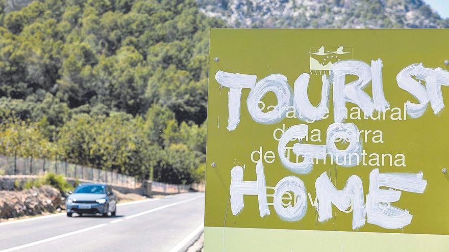 Un turista, un amic; vint milions, un problema