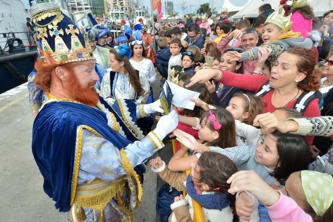 REYES MAGOS LLEGADA BARCO