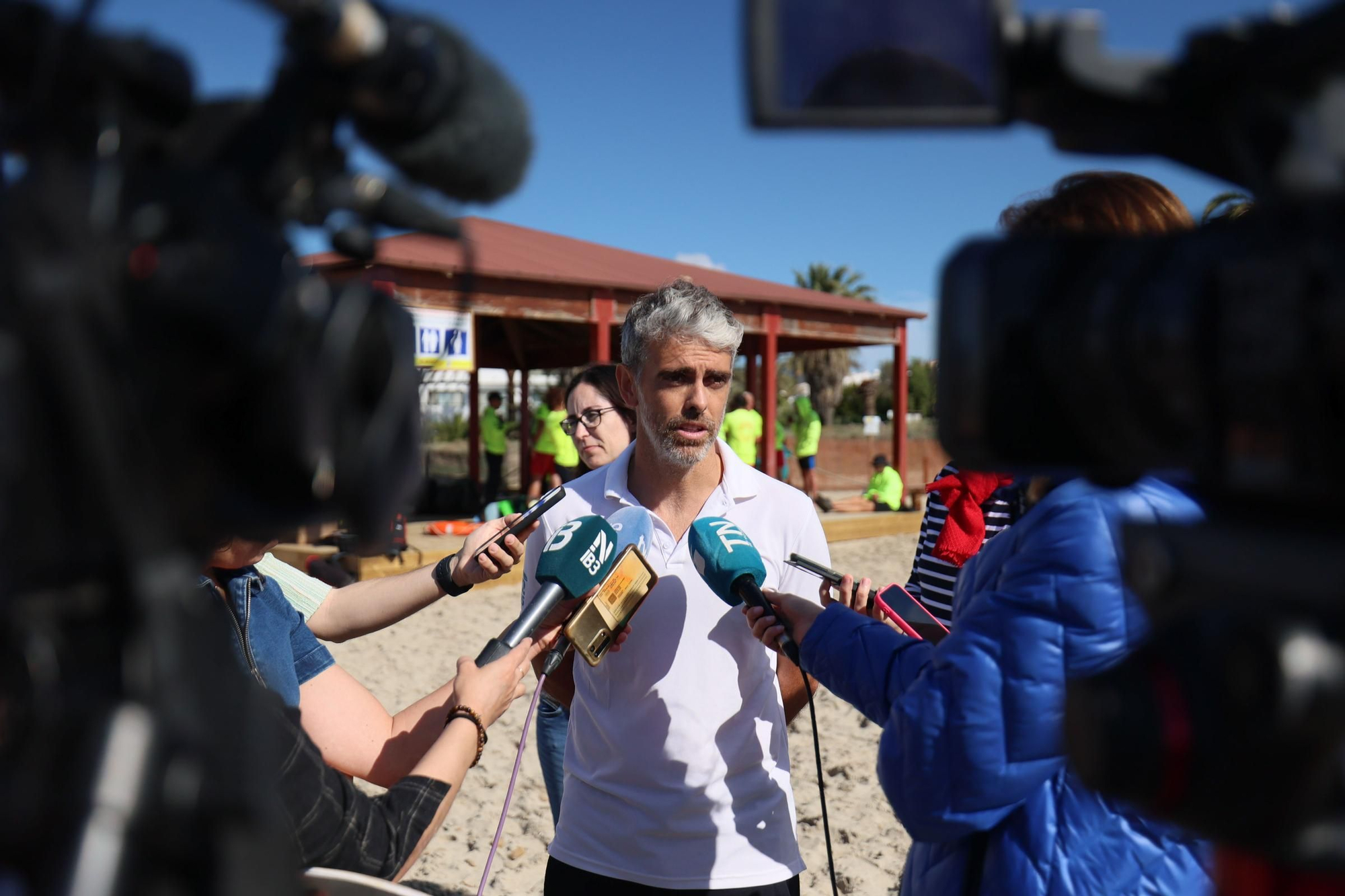 Galería: Más de 40 socorristas empiezan en nueve playas de Sant Josep