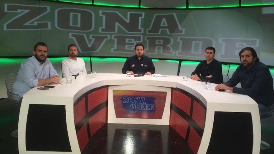 Joan Plaza, ayer segundos antes de arrancar el programa «Zona Verde», en 101TV.