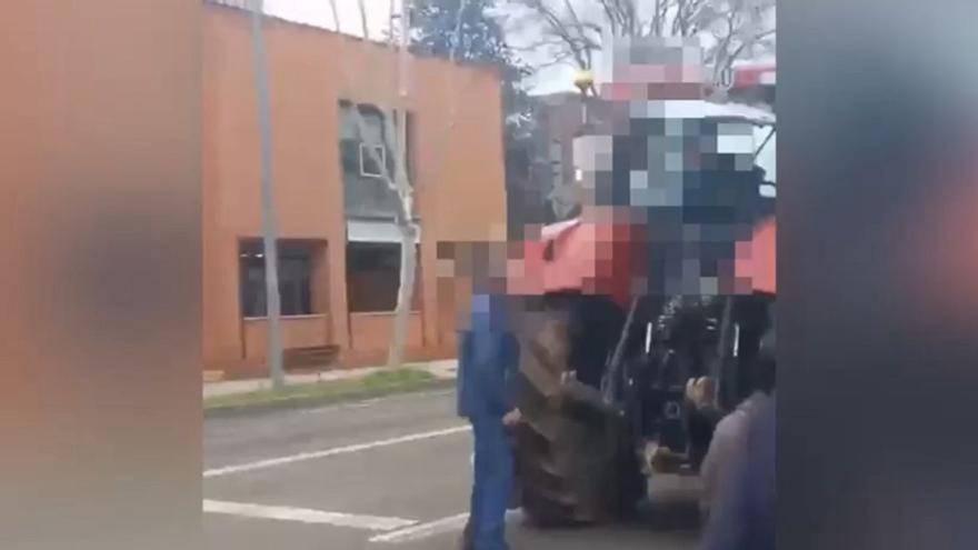 Enfrentamiento en plena tractorada: un agricultor se encara con un ciudadano en Zamora