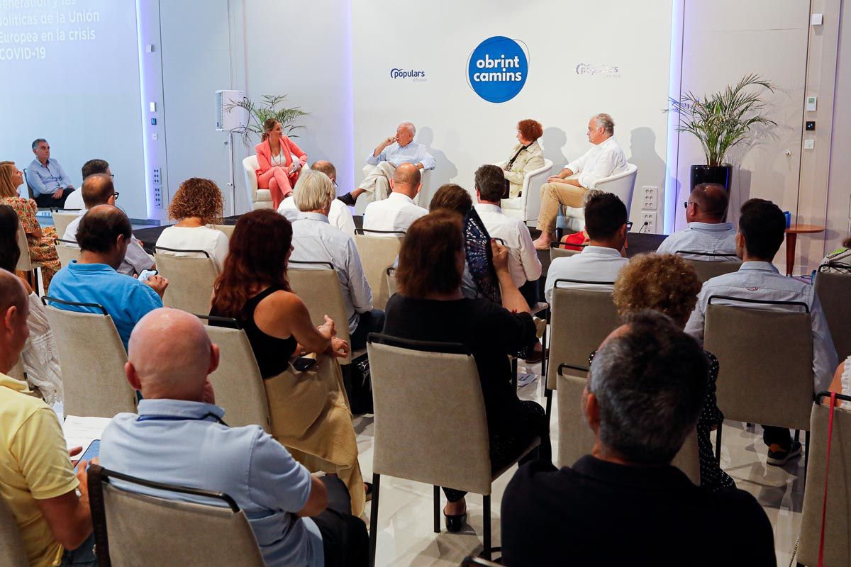 Conferencia Política Obrint Camins en Ibiza