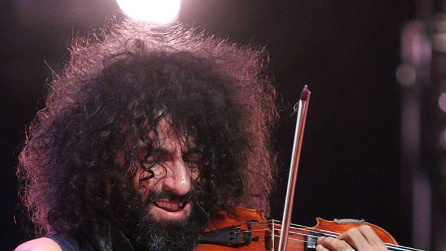 Ara Malikian, sobre el escenario.