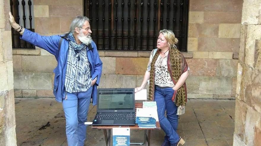 Oviedo Redondo busca votos para sus proyectos del plan participativo