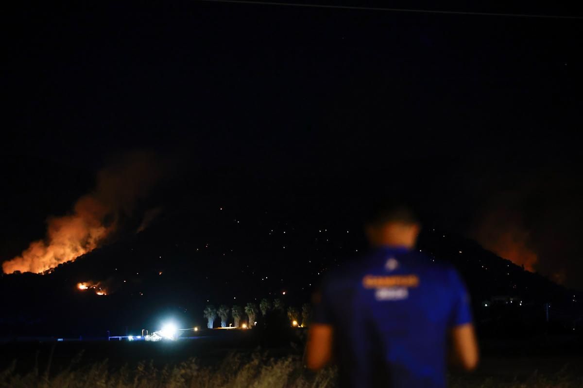 Incendio forestal junto al Castillo de la Albaida