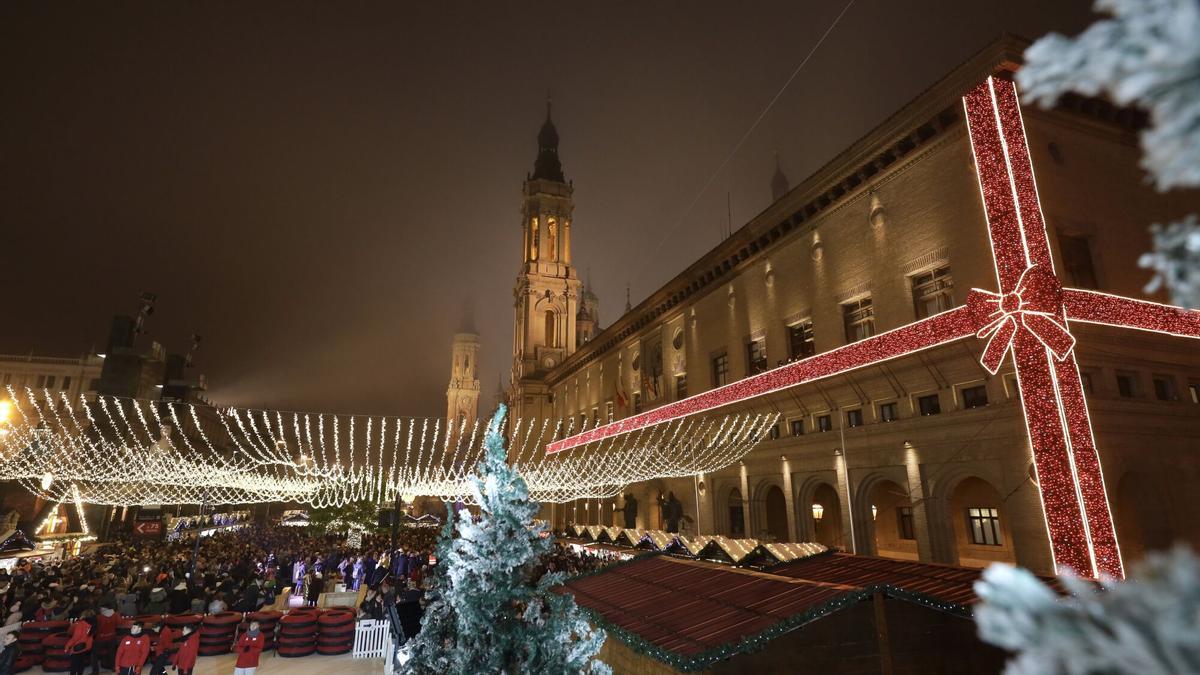 La plaza del Pilar en el día del encendido navideño del año pasado