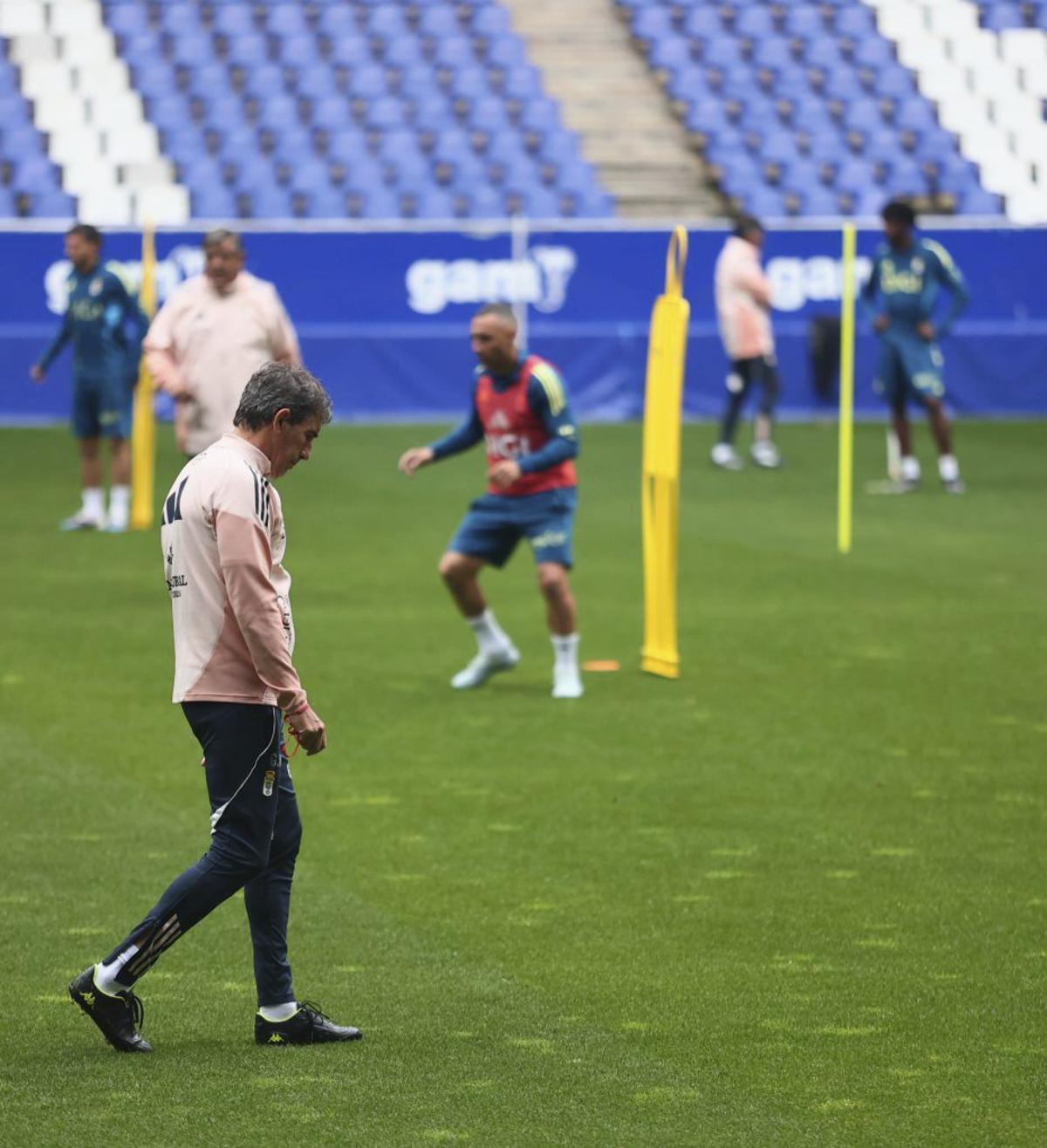 Almada, ayer, en el entrenamiento del Oviedo en el Tartiere. | MARIO CANTELI