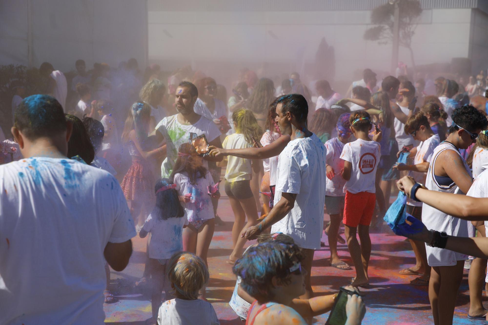 "Holi party" en el club de natación Santa Olaya de Gijón