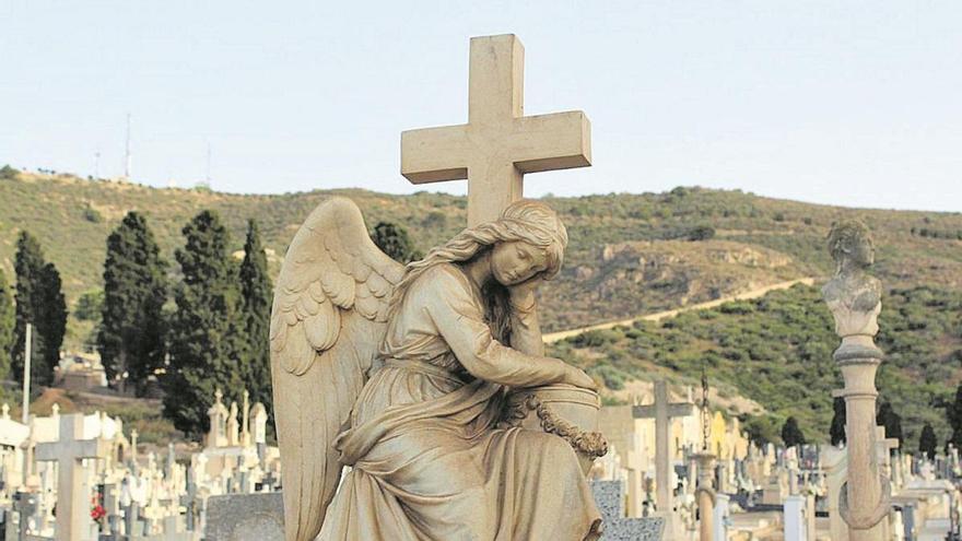 Cementerio de Cartagena, simbología y leyendas en el camposanto