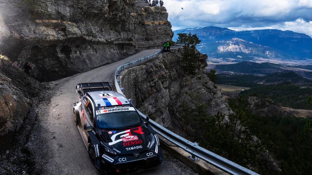 Sebastian Ogier, en su coche en enero pasado en Francia.