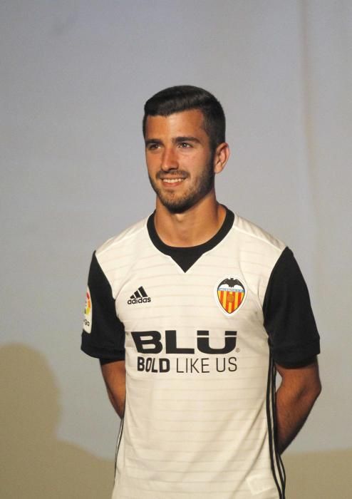 Así son las nuevas camisetas del Valencia CF