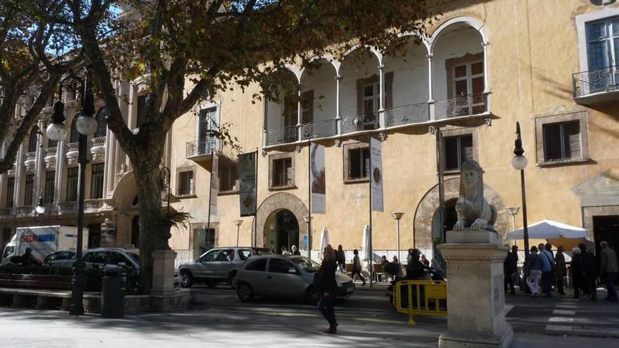 Fachada del Casal Solleric, vista desde el Paseo del Borne.