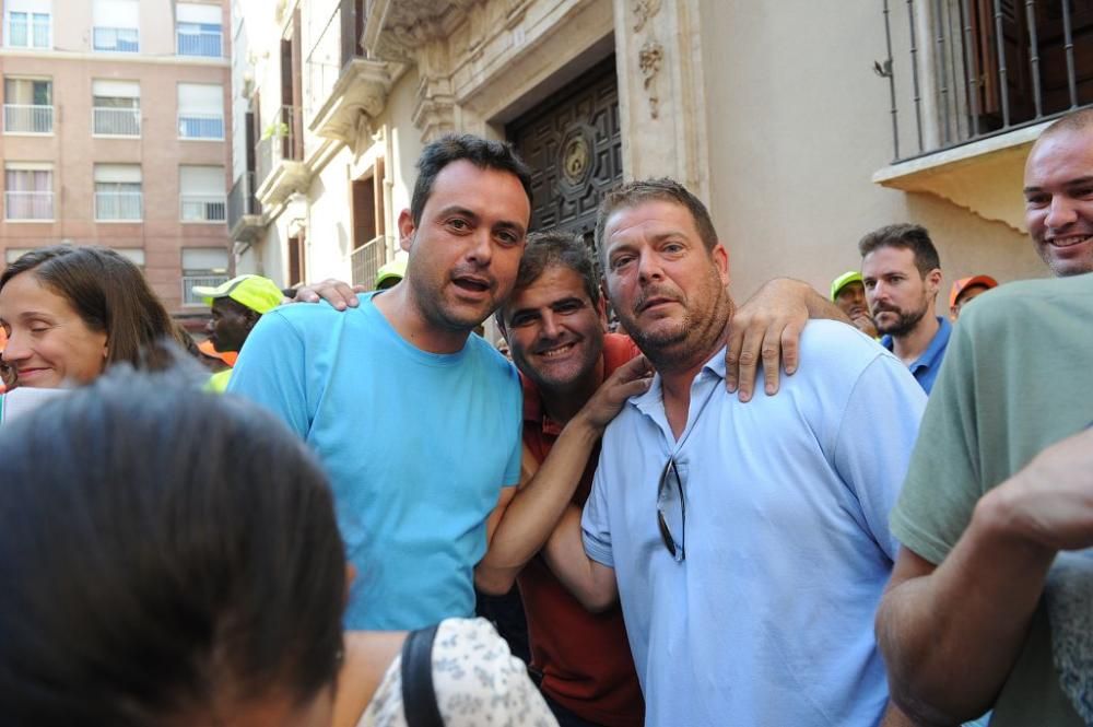 Gran protesta de los agricultores frente a la CHS