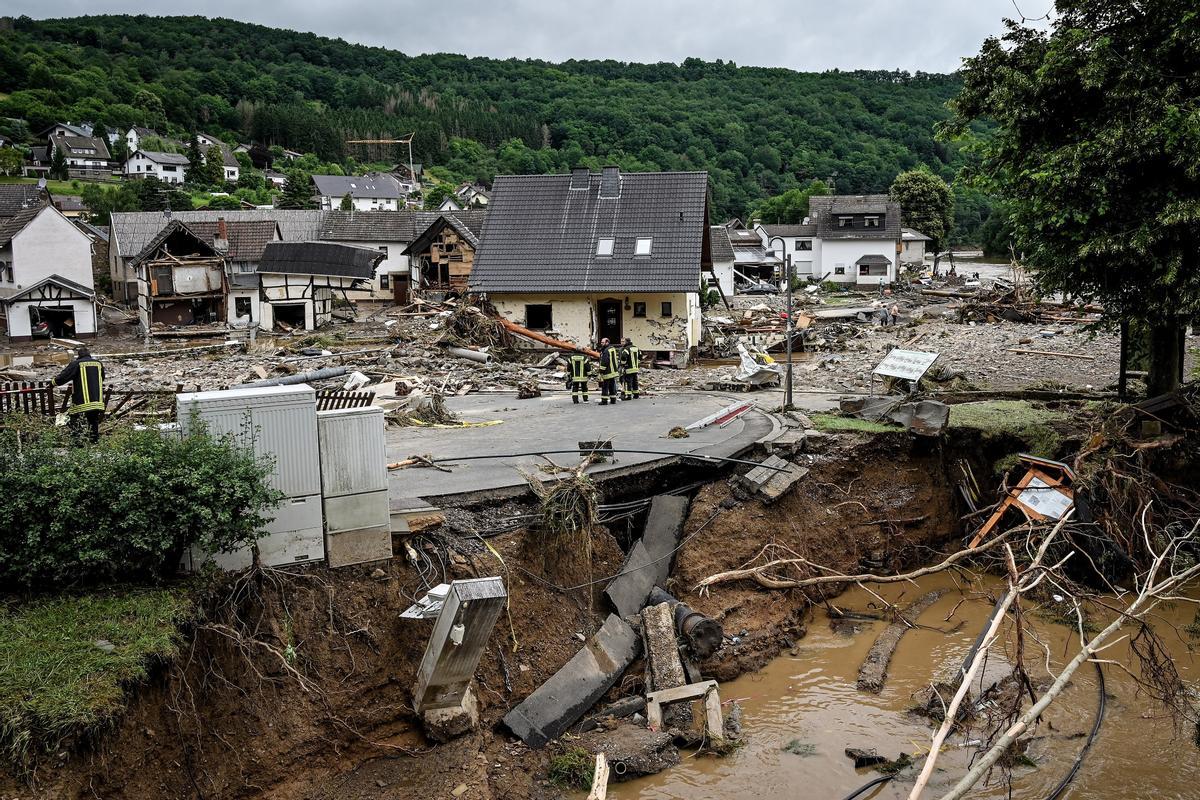 Thunderstorms with heavy rain hit Germany