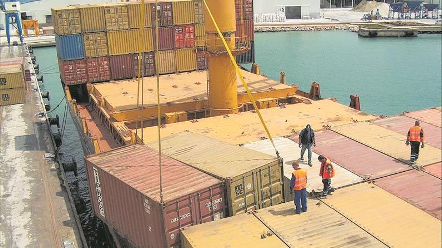 La exportación de Castellón cae arrastrada por la deriva proteccionista