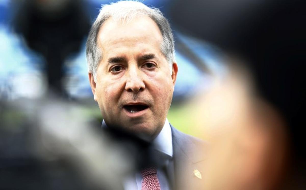 Jorge Mas responde a las preguntas de los medios en una de sus visitas a Zaragoza.