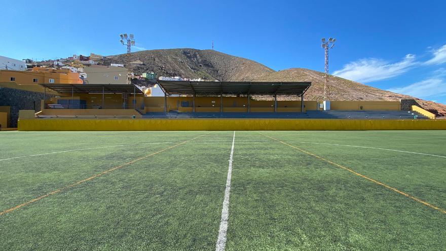 Salva la vida a un menor en un partido de fútbol base en Gran Canaria