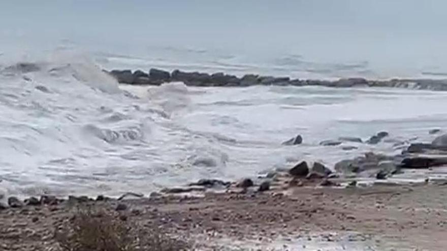El temporal impacta contra el litoral de Nules