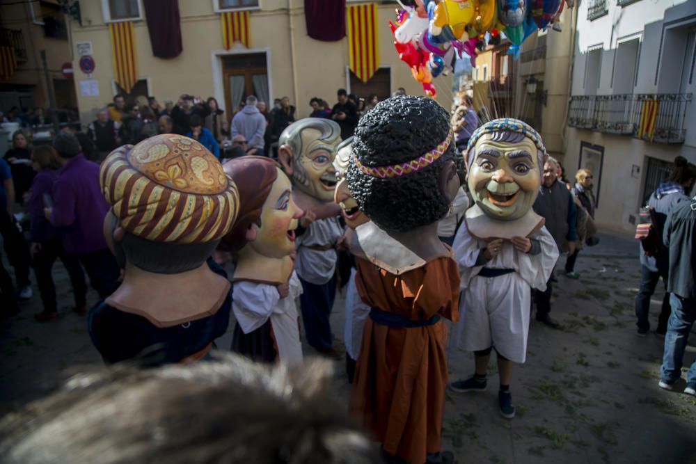 Relleu conmemora Sant Antoni reviviendo la matanza del cerdo