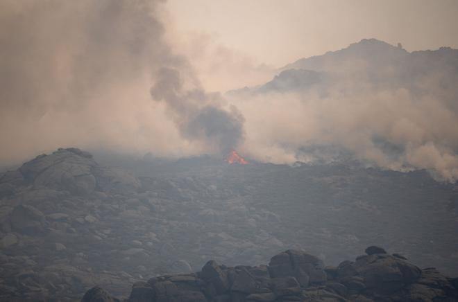 Una máquina contratada por los ganaderos de Ávila que no podía operar por riesgo de incedio, en el origen del mayor fuego de España