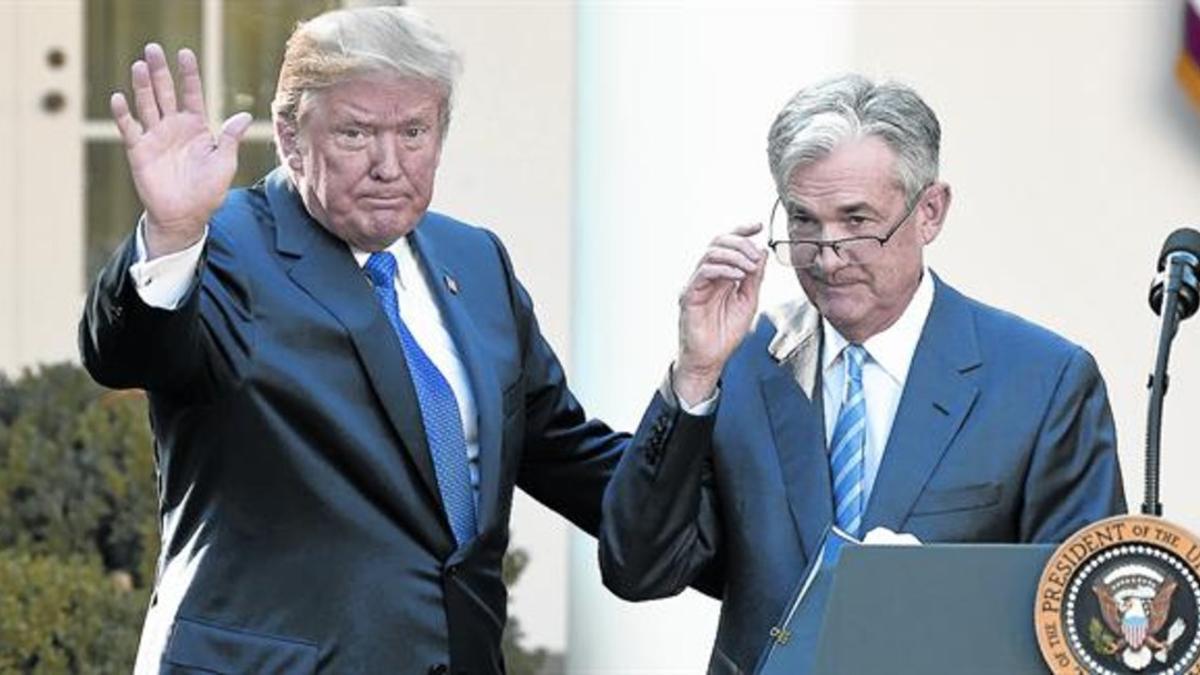 Renovación 8Donald Trump saluda junto a Jerome Powell, el nuevo presidente de la Reserva Federal de Estados Unidos a partir de febrero.