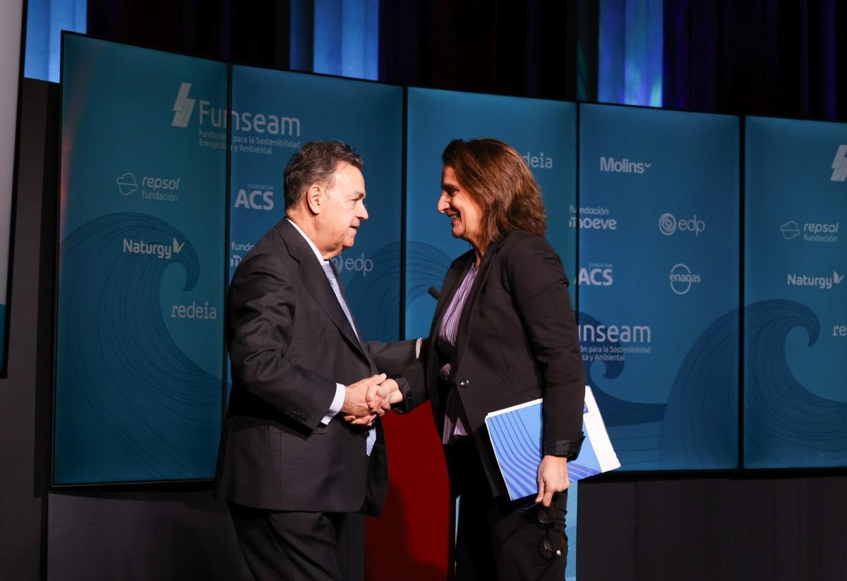 Teresa Ribera, Vicepresidenta europea para la Transicion Limpia, junto a Antonio Llardén, presidente de Funseam y de Enagas