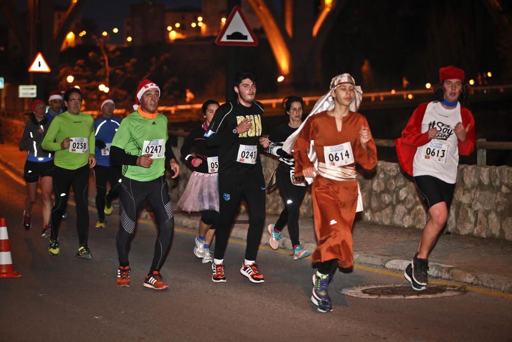 Más de 600 personas participan en la San Silvestre