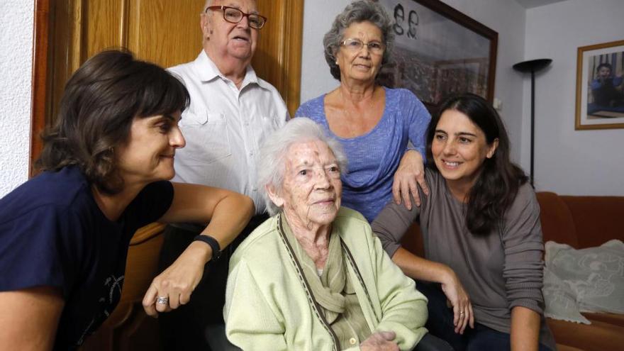 Médicos y familiares destacan el ejemplo de una mujer de 108 años