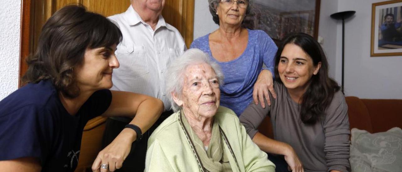 Médicos y familiares destacan el ejemplo de una mujer de 108 años