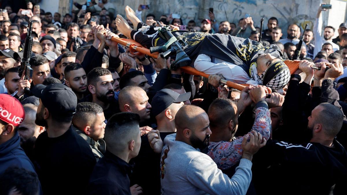 Palestina llora una de sus mañanas más trágicas en los últimos años. Al menos nueve personas han sido asesinadas por el Ejército israelí en Yenín, al norte de la Cisjordania ocupada.
