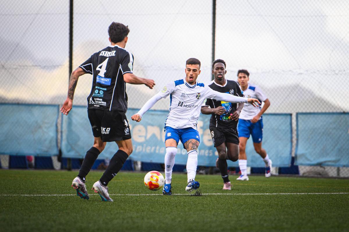 Partido de Tercera División Tenerife C-Herbania.