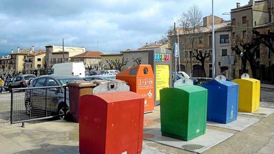 Contenidors de reciclatge al Camp del Serra de Solsona