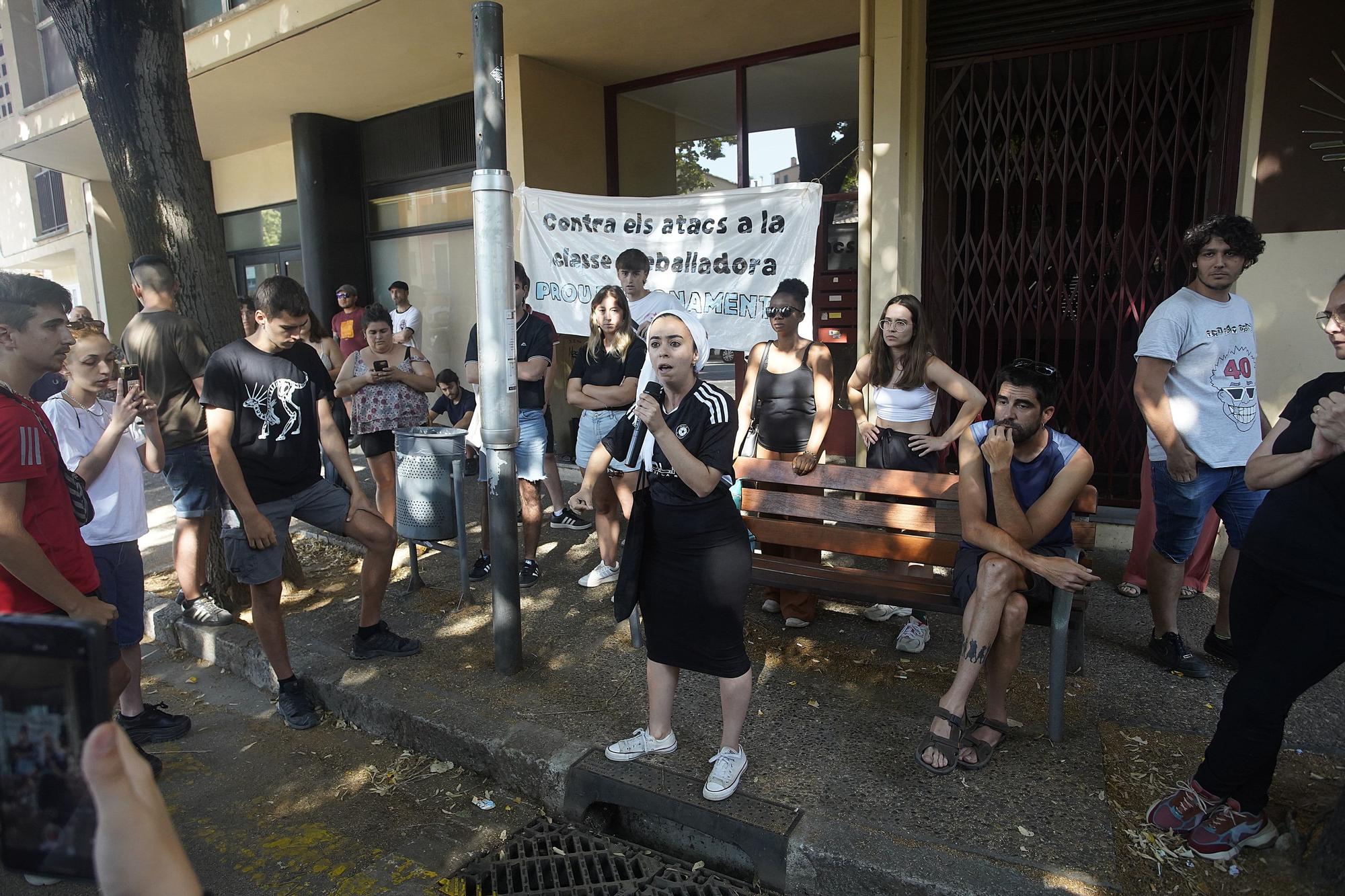 Les imatges de la protesta pel desnonament d&#039;una dona a Girona