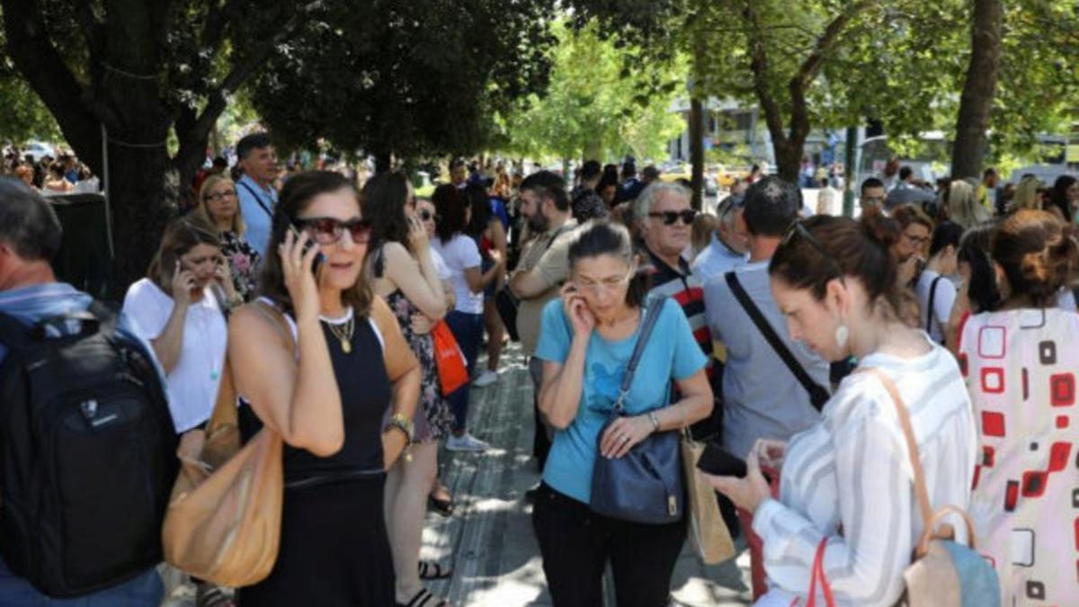 El pánico se apodera de Atenas tras un terremoto de magnitud 5,3