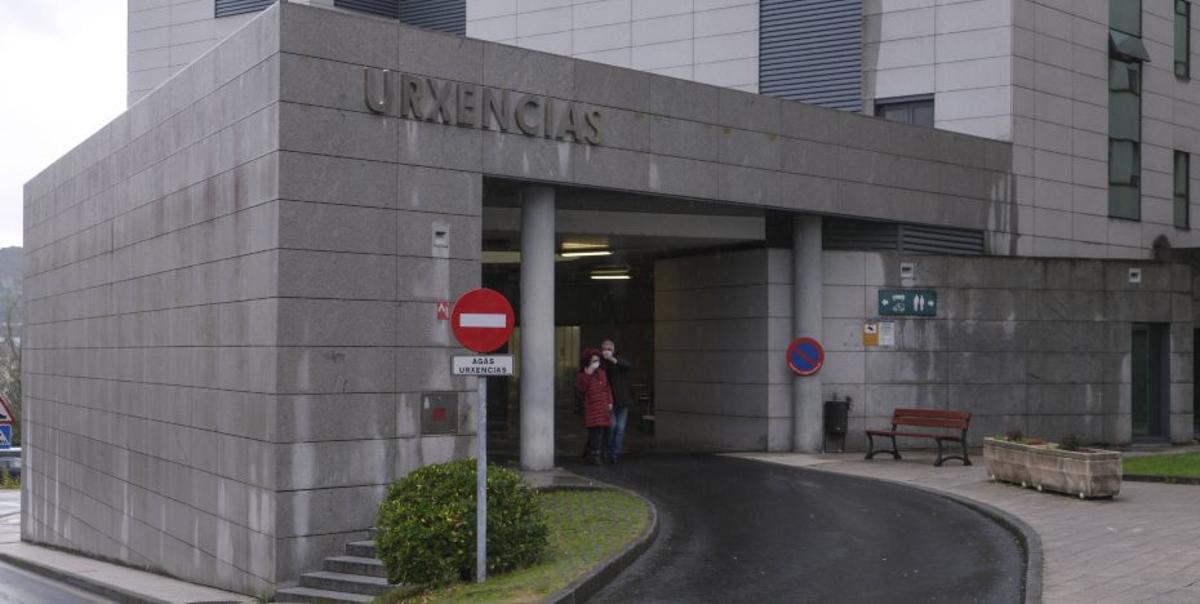 La entrada al servicio de urgencias del CHUO. |  Roi Cruz