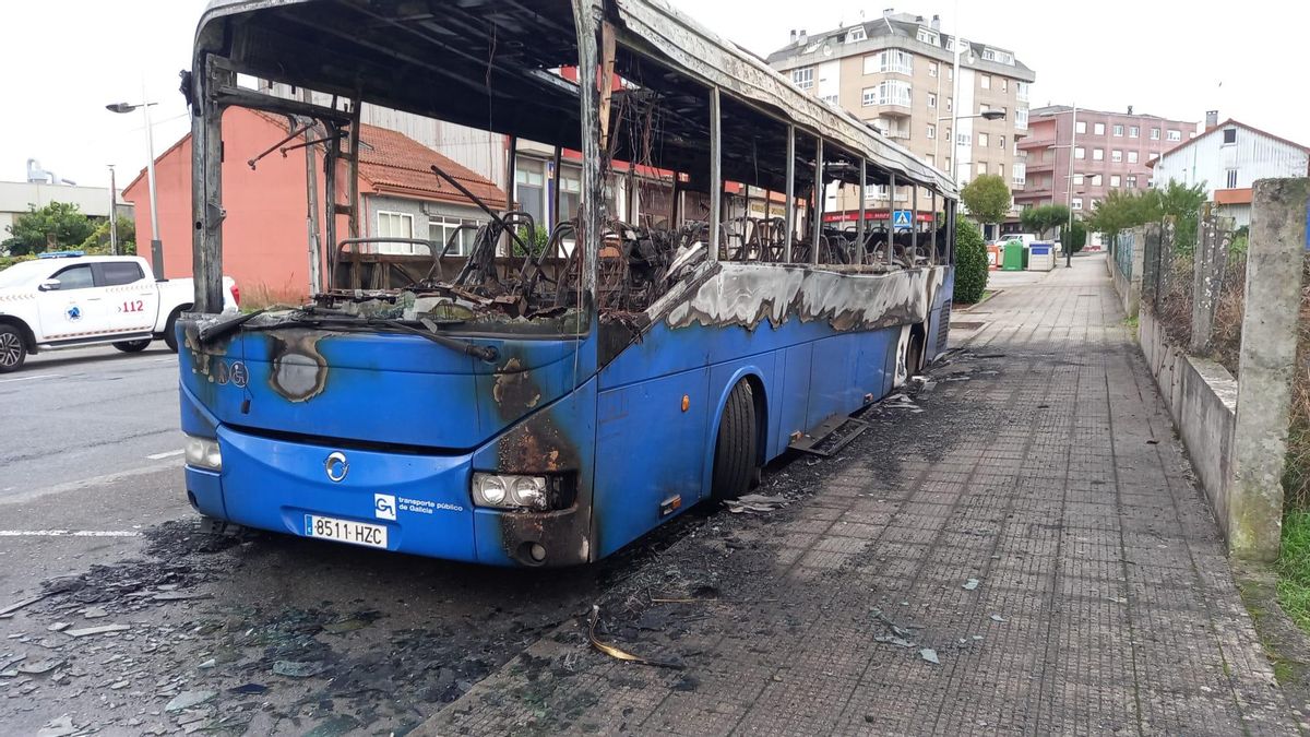 La Guardia Civil investiga el incendio de dos autobuses en Cerceda