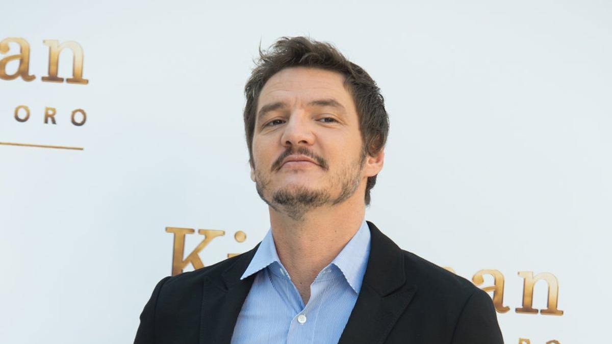 Pedro Pascal muy seductor