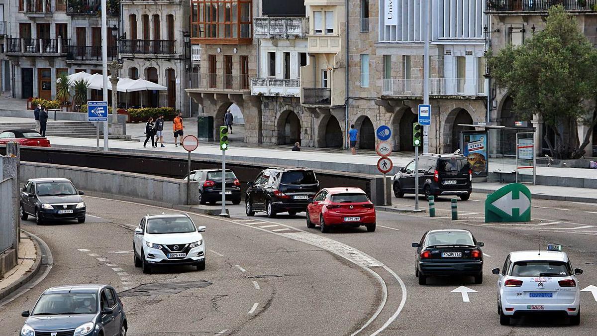 Acceso al subterráneo situado al lado de la plaza de O Berbés. 