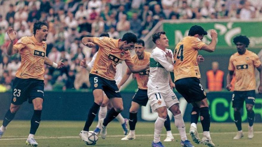 Resumen, goles y highlights del Elche CF 1 - 0 Valencia CF de la ...