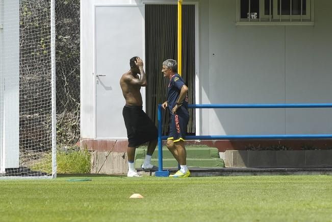 ENTRENAMIENTO DE LA UD LAS PALMAS Y ENTREVISTGA ...