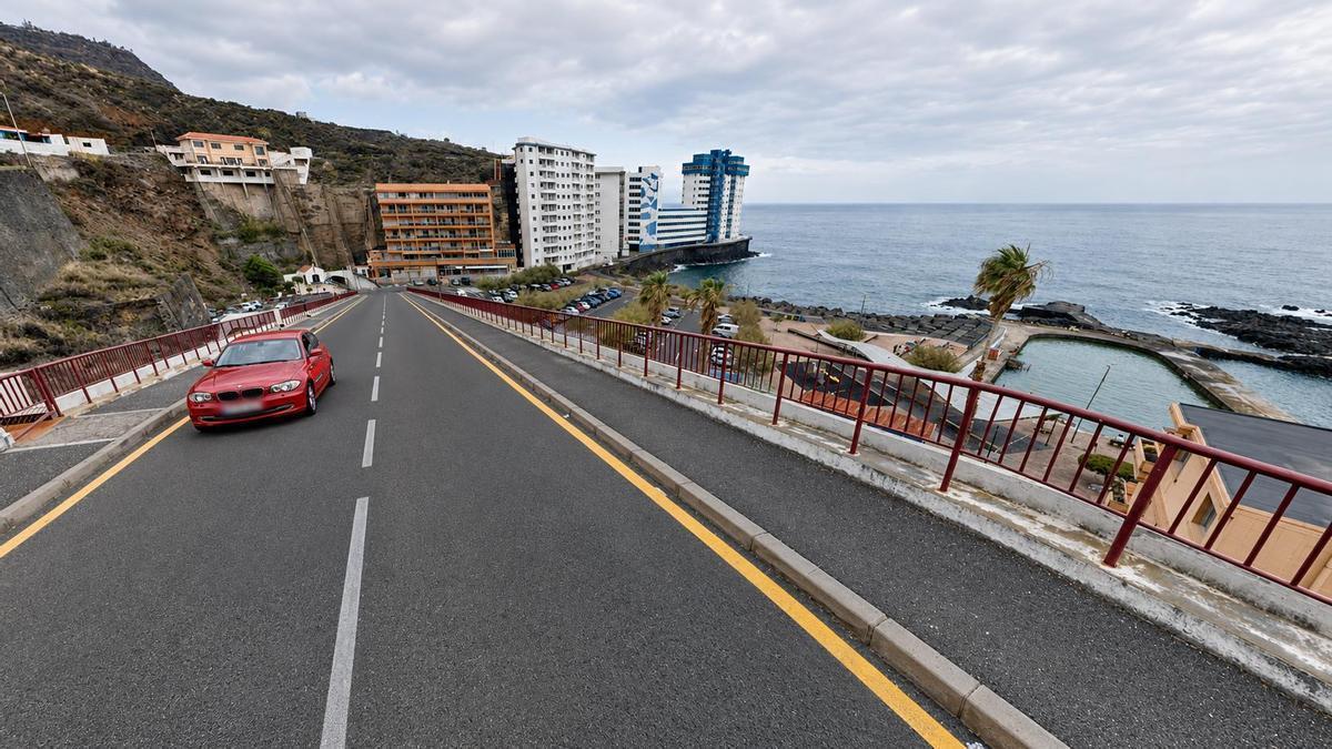 Carretera de acceso a Mesa del Mar, en la costa de Tacoronte