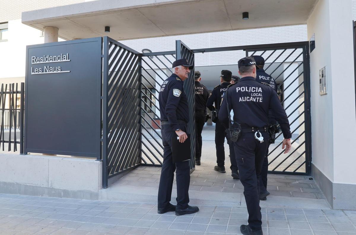 La Policia Local inspecciona vivendes protegides en Les Naus per a verificar la seua ocupació real