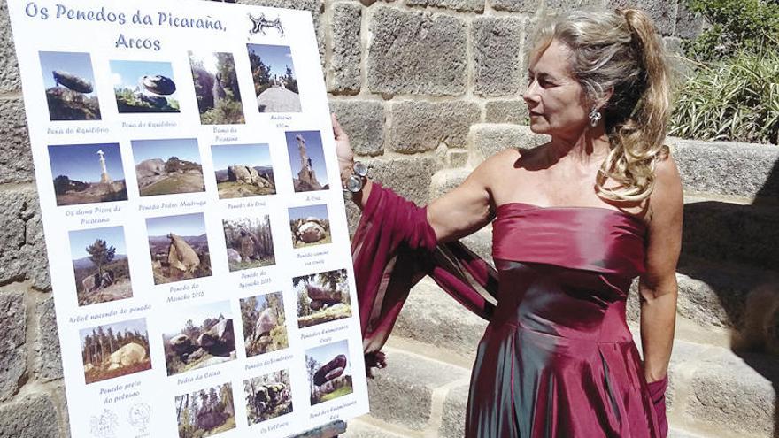 La pintora Patt Skinner en el Castillo de Sobroso. // D.P.