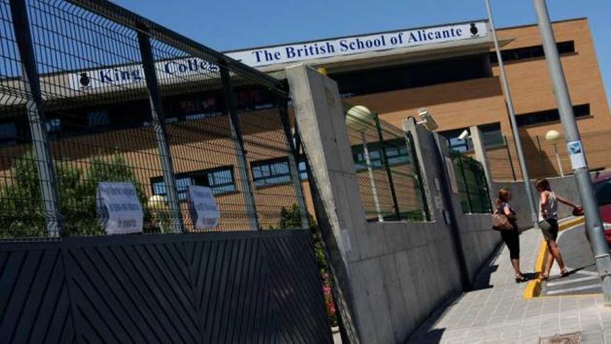 Fachada del colegio Británico de Alicante, donde se prevé ampliar las clases y crear un nuevo gimnasio.
