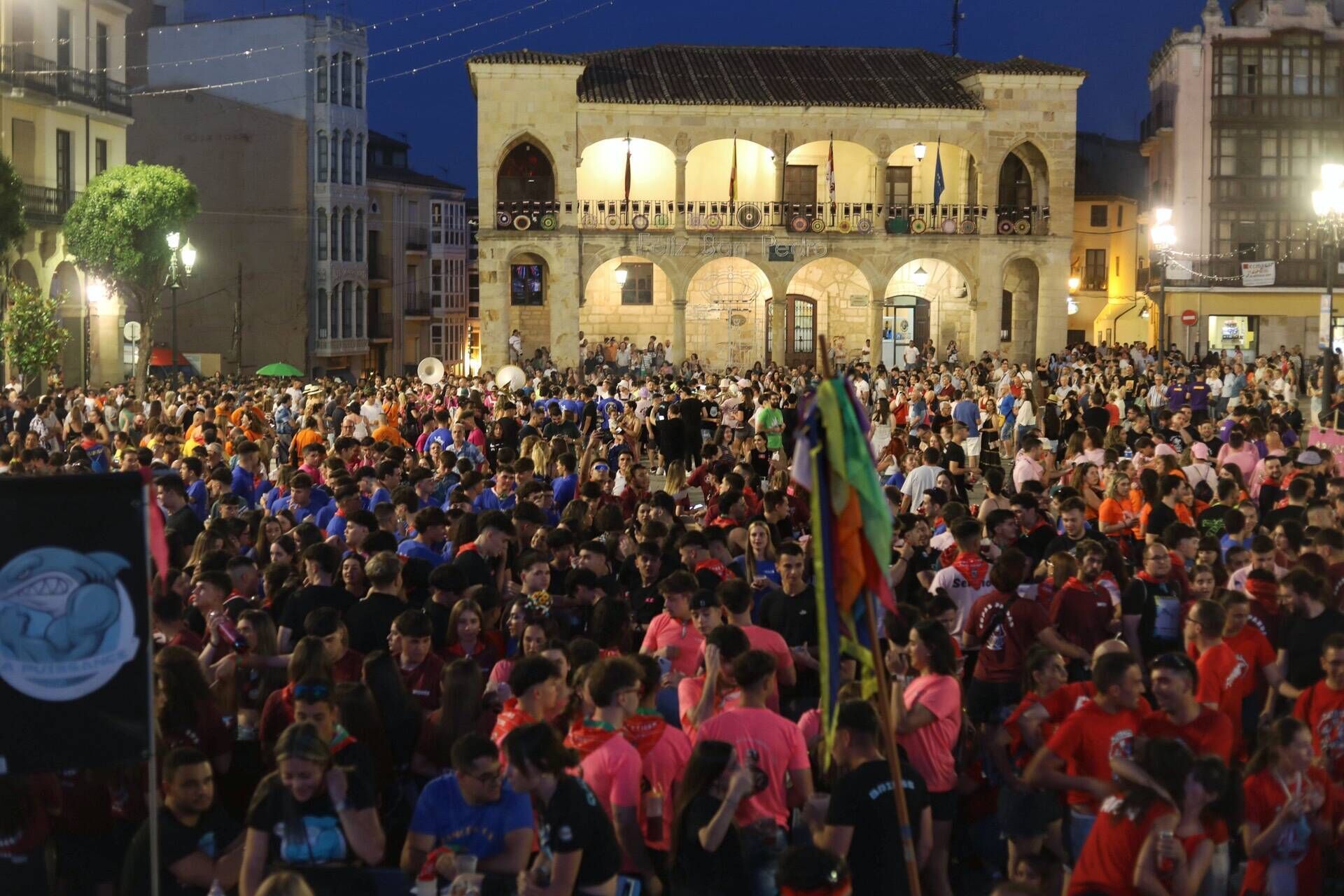 Disfile de peñas de San Pedro 2025 en Zamora