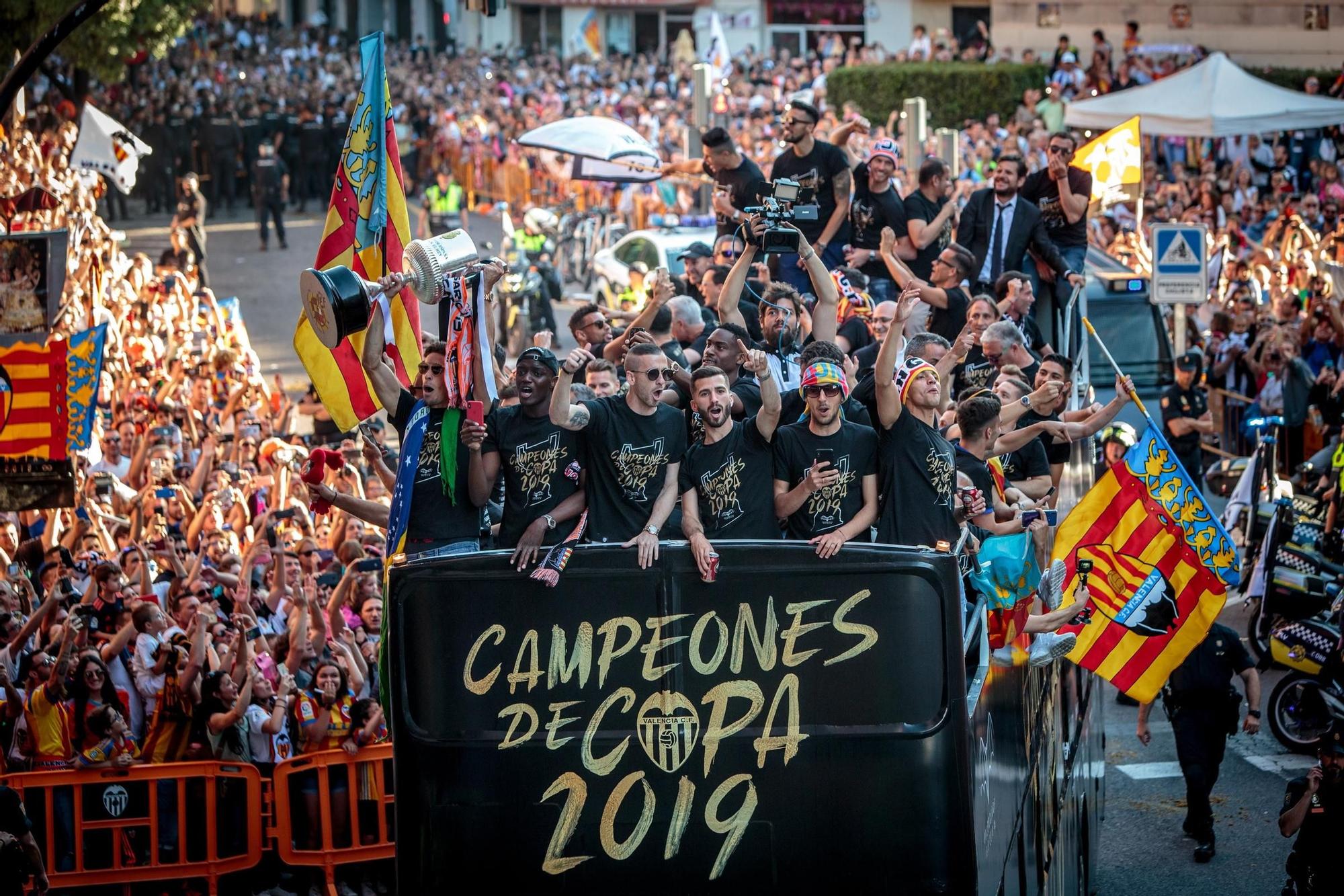 Recibimientos memorables al Valencia CF,  en la Avenida de Suecia