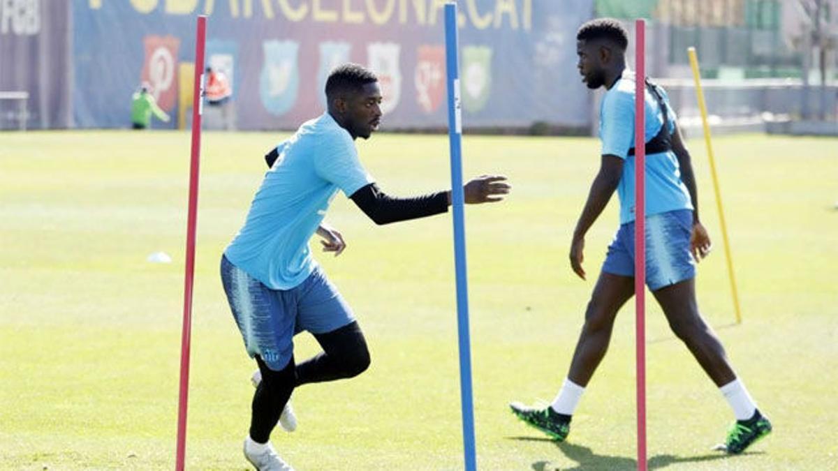 Dembélé entrenó con el resto del grupo y viaja a Manchester