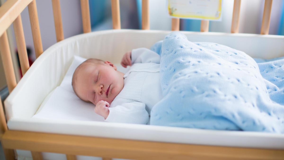 Dormir lo suficiente durante los primeros meses de vida, clave para la buena salud del niño.
